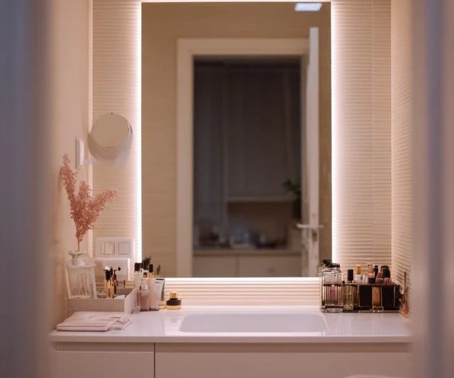 Bedroom Mirror Ideas: 20 Reflective Designs from Functional to Fabulous