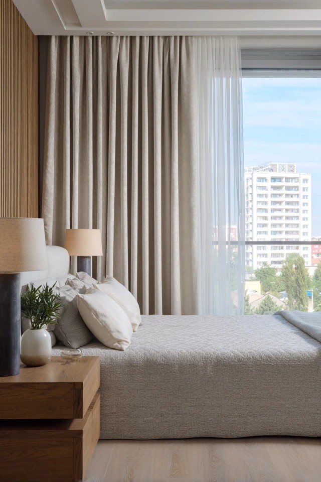 Heavy textured weave for acoustic properties